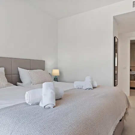 Apartment Seaview With Heated Pool By Costarentals - Ref M21