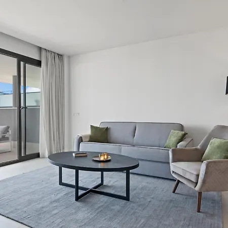 Apartment Seaview With Heated Pool By Costarentals - Ref M21 Estepona